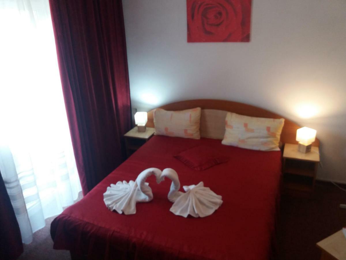 Vila Queen Arad Esterno foto