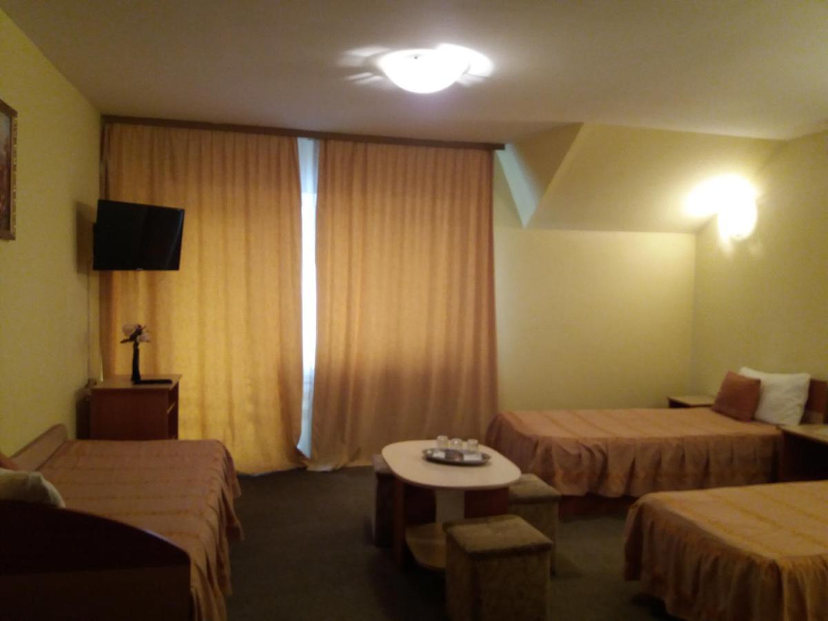 Vila Queen Arad Esterno foto